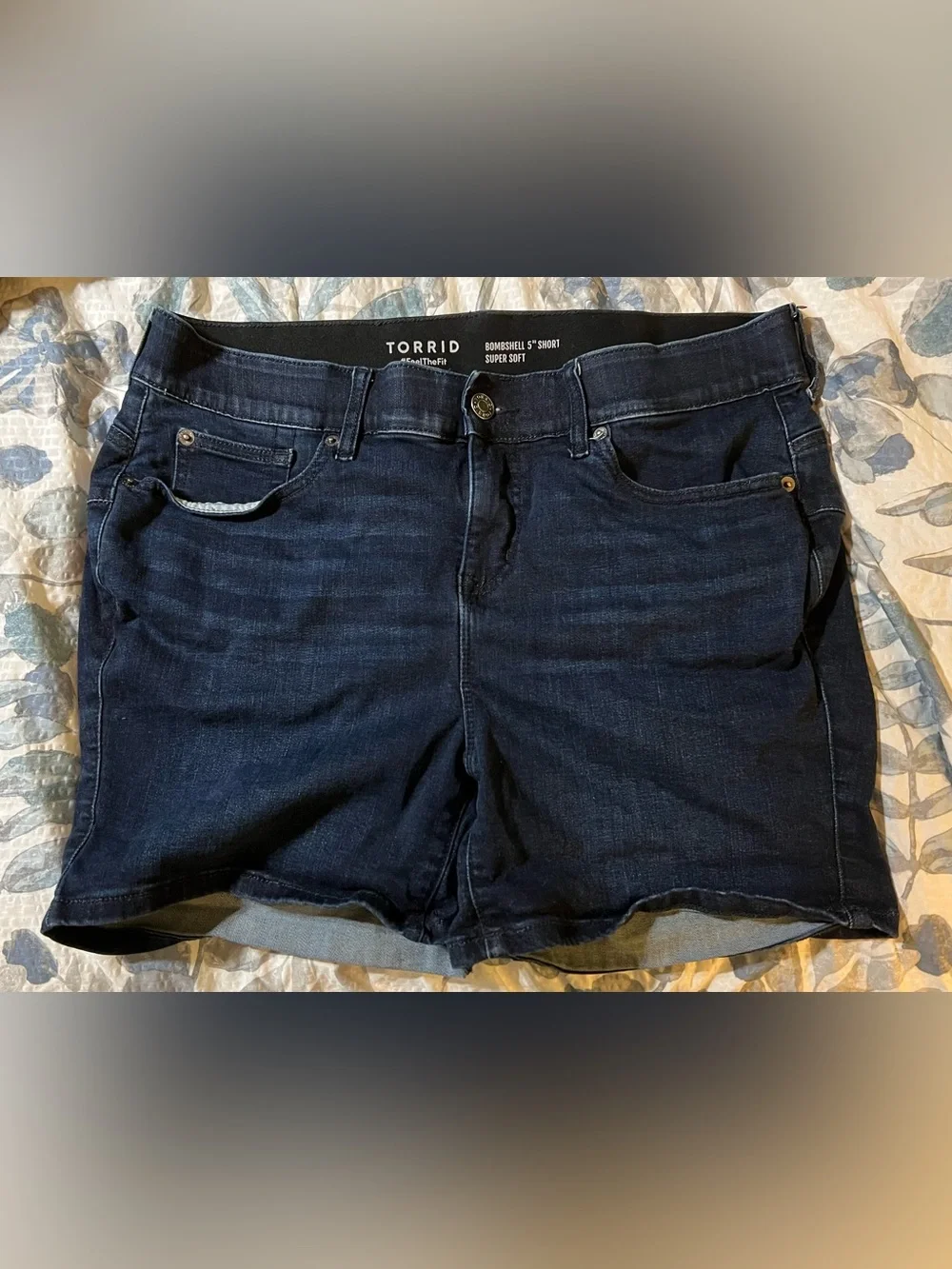 Torrid 5” Bombshell Denim Shorts